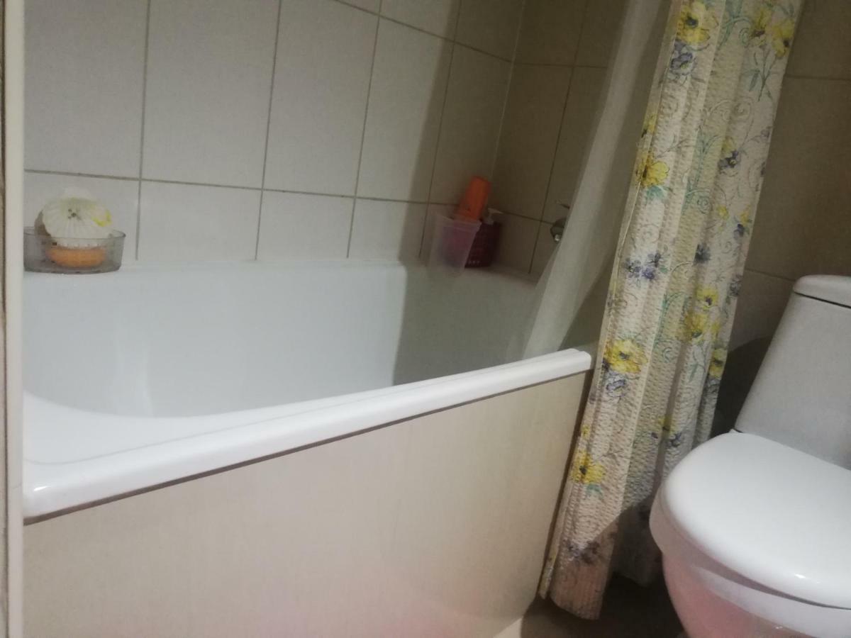 Una Habitacion Privada Con Bano Privado En Centro Historico Santiago de Chile Exterior foto