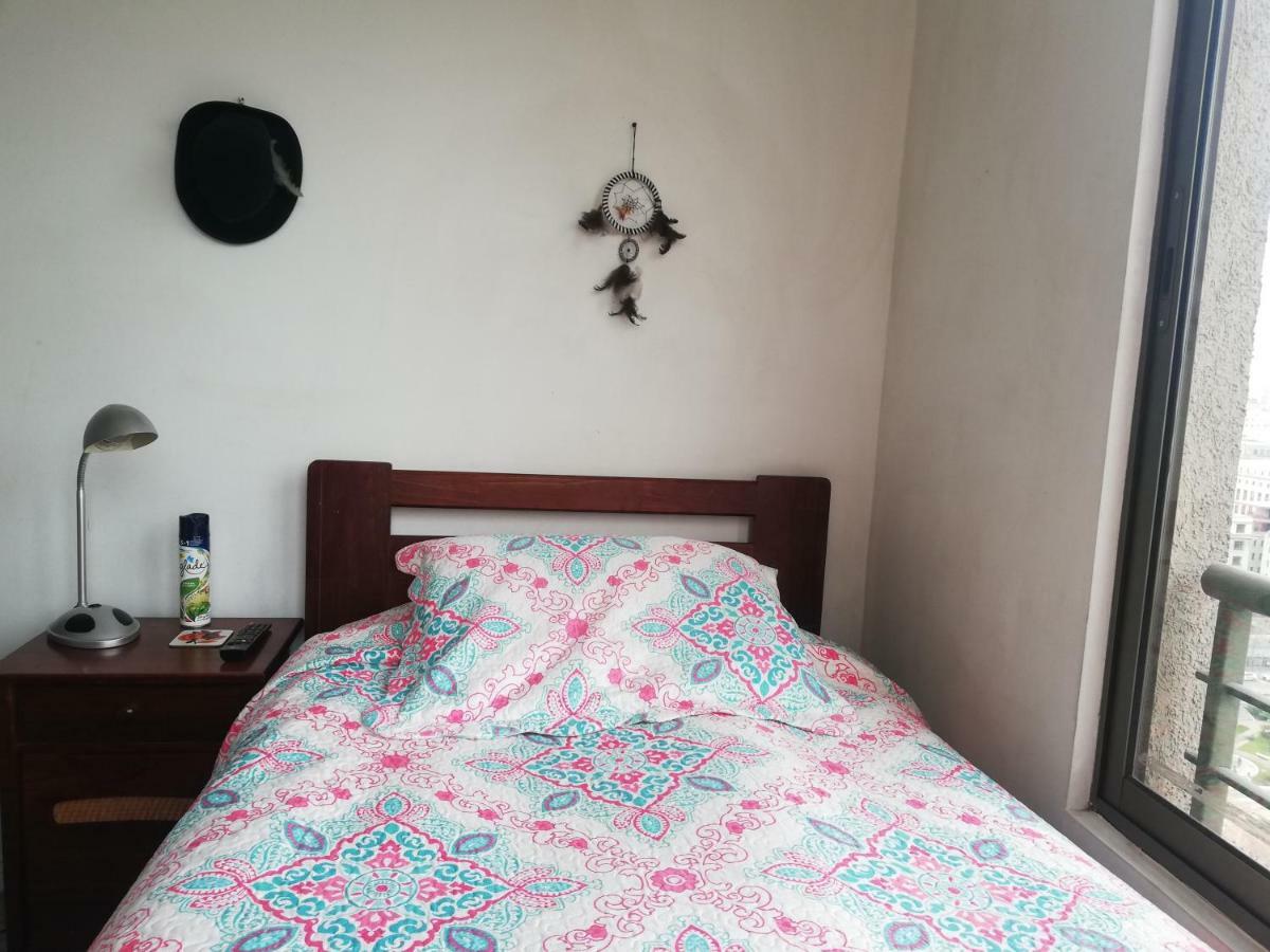 Una Habitacion Privada Con Bano Privado En Centro Historico Santiago de Chile Exterior foto